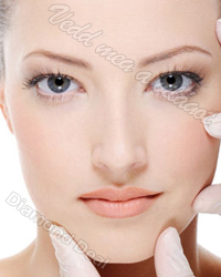 Botox hatású ráncemelő, bőrmegújító luxusápolás az arc, nyak és dekoltázsnak. Anti-aging peeling és ráncfeltöltés, galvánterápia, botox hatású krémpakolás, liftingmaszk és ajándék szempillafestés a Szilani-Beauty Szépségszalonban 12.000 Ft helyett 3.200 Ft-ért.