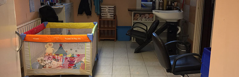 Női haj formára vágása bármilyen hajhosszra, mosással, szárítással, ajándék keratinos hajpakolással, mely kedvezményes DD kuponnal igénybe vehető!