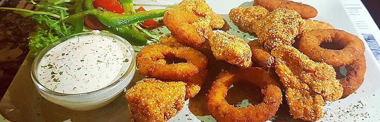 Csirke nuggets csirkefalatok a Kantin Steak & Burgerben.