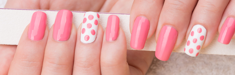 Gyönyörűek lesznek körmeid a gél lakkozástól, melyet a Solar-X Stúdió és Szépségszalonban kérhetsz a DiamondDeal kuponjával kedvezményesen!