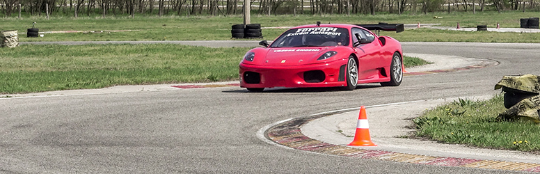 Ferrari F430 vezetés a Diamond Deal és a megoldasmindenre.hu élménykuponjával.