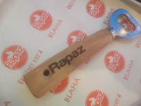 Egyedi szöveggel gravírozott Fa nyelű sörnyitó