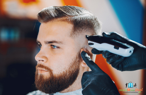 Modern vagy klasszikus férfi hajvágás ajándék szakáll igazítás