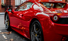 Vezesd a Ferrari 458 Italiát és az AUDI R8-at közúton, döntsd el élményvezetésen, hogy melyik jobb!