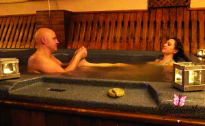 Szüless újjá exkluzív teljes testre szóló, illóolajos vízi masszázzsal jacuzzi-ban a VII. kerületben