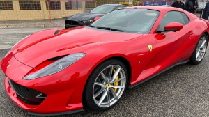 Ferrari 812 Superfast élményvezetés - Száguldj az álom autóddal a Kakucs Ringen!
