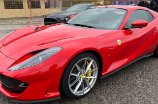 Ferrari 812 Superfast élményvezetés - Száguldj az álom autóddal a Kakucs Ringen!