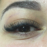 Több hétig tartó gyönyörű pillantások - 5-7D műszempilla építés + töltés