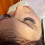 Több hétig tartó gyönyörű pillantások - 5-7D műszempilla építés + töltés