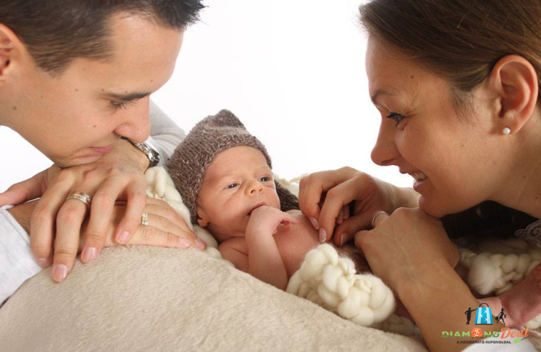 Meghitt kismama vagy baba-mama fotózás akár az egész családdal 