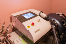 10 alkalmas Biomed SHR szőrtelenítő bérlet kis területek kezelésére, hölgyeknek, az Oktogonnál