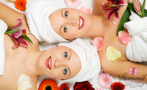 Csajos wellness pihenés 2 órában! 90 perces páros masszázs arcmaszkkal és 30 perc szaunázás