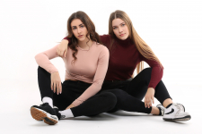 Egy órás szabadon választott témájú fotózás műteremben, 10 db retusált képpel, profi fotóssal!