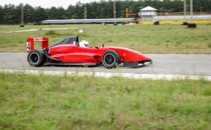 Formula Renault 2.0 élményvezetés, vezess forma autót a Kakucs Ringen 3, 5, 6, 8 vagy 10 körön át!