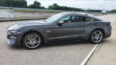 Ülj egy 2021-es 500 lóerős Ford Mustang GT nyergébe és száguldj a Kakucs Ringen