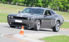 Vezess 3-3 vagy 5-5 körön át Corvette-t, Dodge Challengert, Ford Mustang GT 2016-ot a Kakucs Ringen!