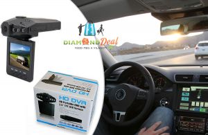 Legyen több szemed az úton! Autós eseményrögzítő HD kamera, színes LCD monitorral.