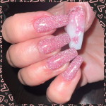 Poly géles körömépítés S-M méretben, 1-1 köröm díszítésével a IV. kerületben