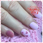 Poly géles körömépítés S-M méretben, 1-1 köröm díszítésével a IV. kerületben