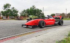 Formula Renault 2.0 élményvezetés, vezess forma autót a Kakucs Ringen 5,6,7,8 vagy 10 körön át!