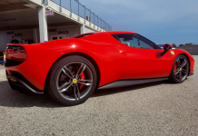Száguldj egy valódi Ferarri 296 GTB-vel! - 2,3,4,5 vagy 7 körös élményvezetés az Euro ringen
