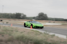 Egy igazi zöld szörny vár rád! Lamborghini Huracán Evo Spyder élményvezetés 3,5,6,8,10, vagy 12 kör