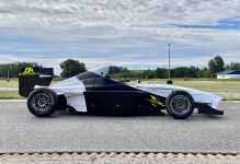 A gyorsulás szerelmeseinek! - Formula bmw versenyautó élményvezetés 5,6,7,8 vagy 10 körön át