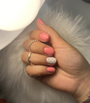 Hosszantartó csodás körmök - S-M méretű zselés műköröm építés, 1-1 köröm díszítésével