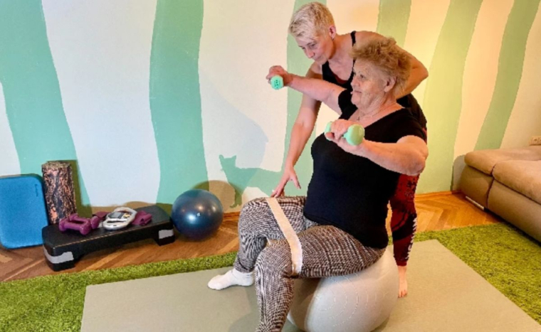 Egyéni Senior mozgásterápia vagy talpmasszázs, Orsolyával, a Blaha Lujza tértől, mindössze 6 percre