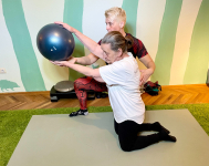 Egyéni Senior mozgásterápia vagy talpmasszázs, Orsolyával, a Blaha Lujza tértől, mindössze 6 percre