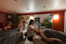 A tökéletes anya-lánya vagy barátnős program - 90 perces prémium virág illóolajos páros masszázs