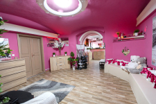 Páros 1 órás jacuzzi extra program rózsaszirmokkal, csokitállal, gyümölcstállal, üdítővel, pezsgővel