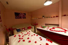 Relaxáló, 60 perces, teljes testes japán orchideás illóolajú páros masszázs élmény, az Oktogonnál