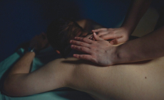 60 perces méregtelenítő teljes testmasszázs köpölyözéssel, XIII. kerületben