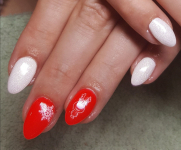 Gyenge vagy töredezett köröm erősítése hardenerrel, géllakkozással és ajándékkal Zuglóban!