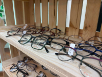 Stílusos egyfókuszú szemüveg vékonyított lencsével, 3 helyszínen a Nesztor Optikától!