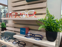 Stílusos egyfókuszú szemüveg vékonyított lencsével, 3 helyszínen a Nesztor Optikától!