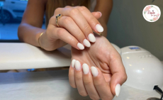 M-es méretű, elegáns műköröm építés sablonnal vagy tippel a XII. kerületi Nails For You szalonban