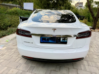 Tesla Model S autó bérlés, 1 napra – amikor az autó több, mint közlekedés