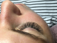 Látványos 5-7D volume műszempilla építés UV-LED technológiával + ajándék, VII. kerületben!