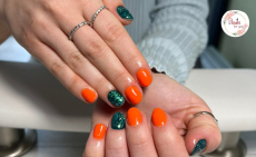 M-es méretű, elegáns műköröm építés sablonnal vagy tippel a XII. kerületi Nails For You szalonban