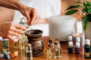 A masszázsok királynője – az érintés+illat harmóniája - Aromaterápiás masszázs tanfolyam, online