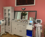 Tiszta és üde arcbőr! 1 vagy 4 alkalmas Carbon peeling lézeres kezelés aknés bőrre, Nyugatinál