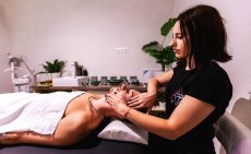 90 perces prémium aromaterápiás masszázs választható időszakban a megújult Diamond Massage & Spa-ban