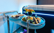 90 perces prémium páros svédmasszázs + 60 perc jakuzzi választható időszakban, Oktogonnál