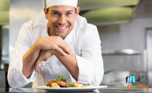 Baross tál rántott finomságokkal, körettel, hozzá öntettel a Fincsi büfében, 2 fő részére.