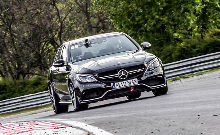 Mercedes C63 AMG élményvezetés a Kakucs Ringen 3, 4, 6 vagy 10 körön át!
