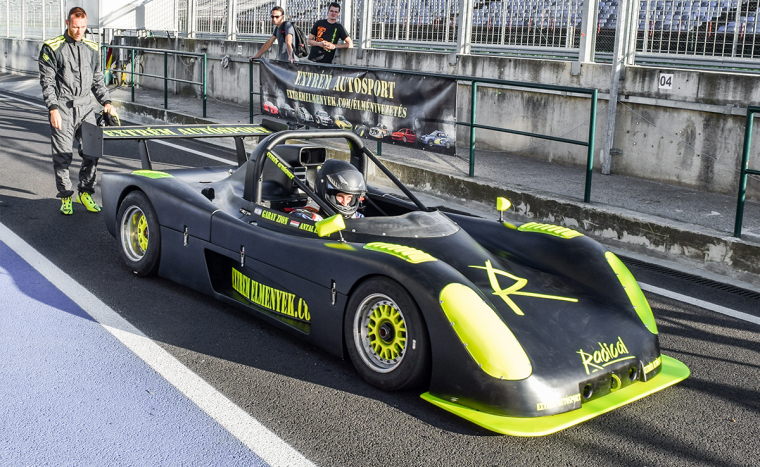 Radical Pro Sport élményvezetés a Kakucs Ringen 3, 4, 6 vagy 8 körön át!