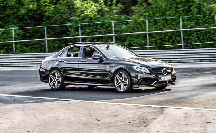 Vezesd a Mercedes C63 AMG-t a Hungaroringen 2-3 vagy 4 kör erejéig!