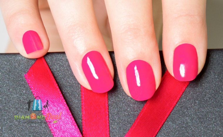 Gyönyörű körmök! Tartós egyszínű géllakozás mini manikűrrel.